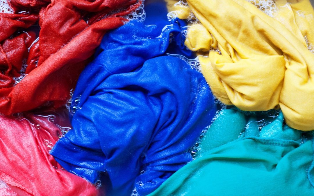 Lavanderías Bogotá teñir prendas con expertos a domicilio